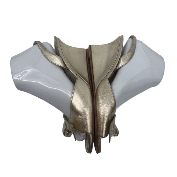 Manolo Blahnik Gold Bow Slingback Wedge Heeled Sandals Size 38 Women's - Picture 7 of 9